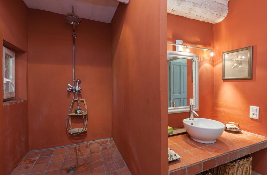 La Louviere Des Bruyeres Bed & Breakfast Robion en Luberon Bilik gambar